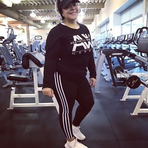 Get to know your seller!!! 💃🏽🕺🏽🏃🏽‍♀️👯❤️🎁🎊